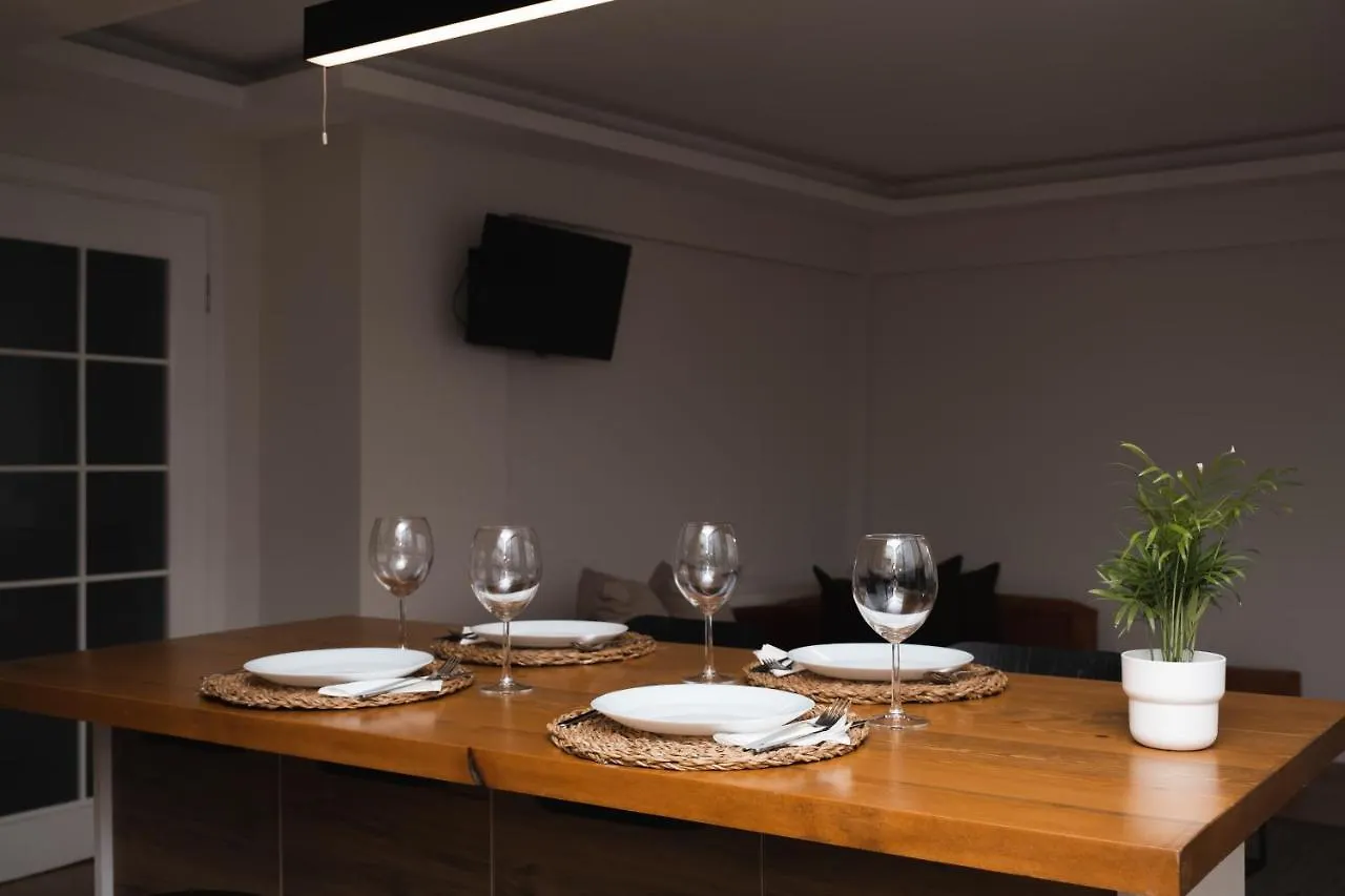 Near The Historical Elevator With A Sea View Appartement İzmir