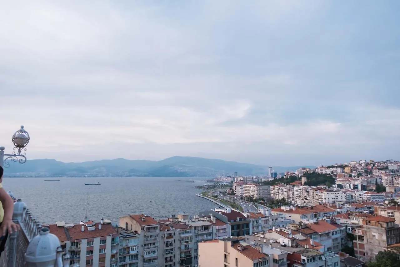 Near The Historical Elevator With A Sea View Apartment Izmir