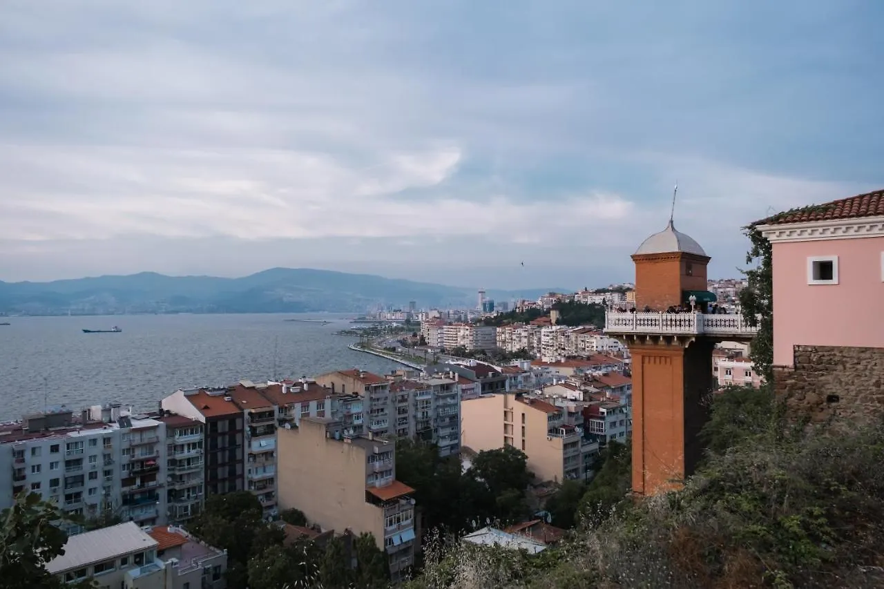 Near The Historical Elevator With A Sea View Apartment Izmir 0*,