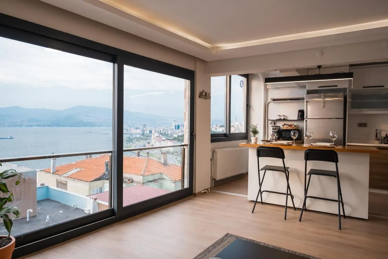 Near The Historical Elevator With A Sea View Apartment Izmir