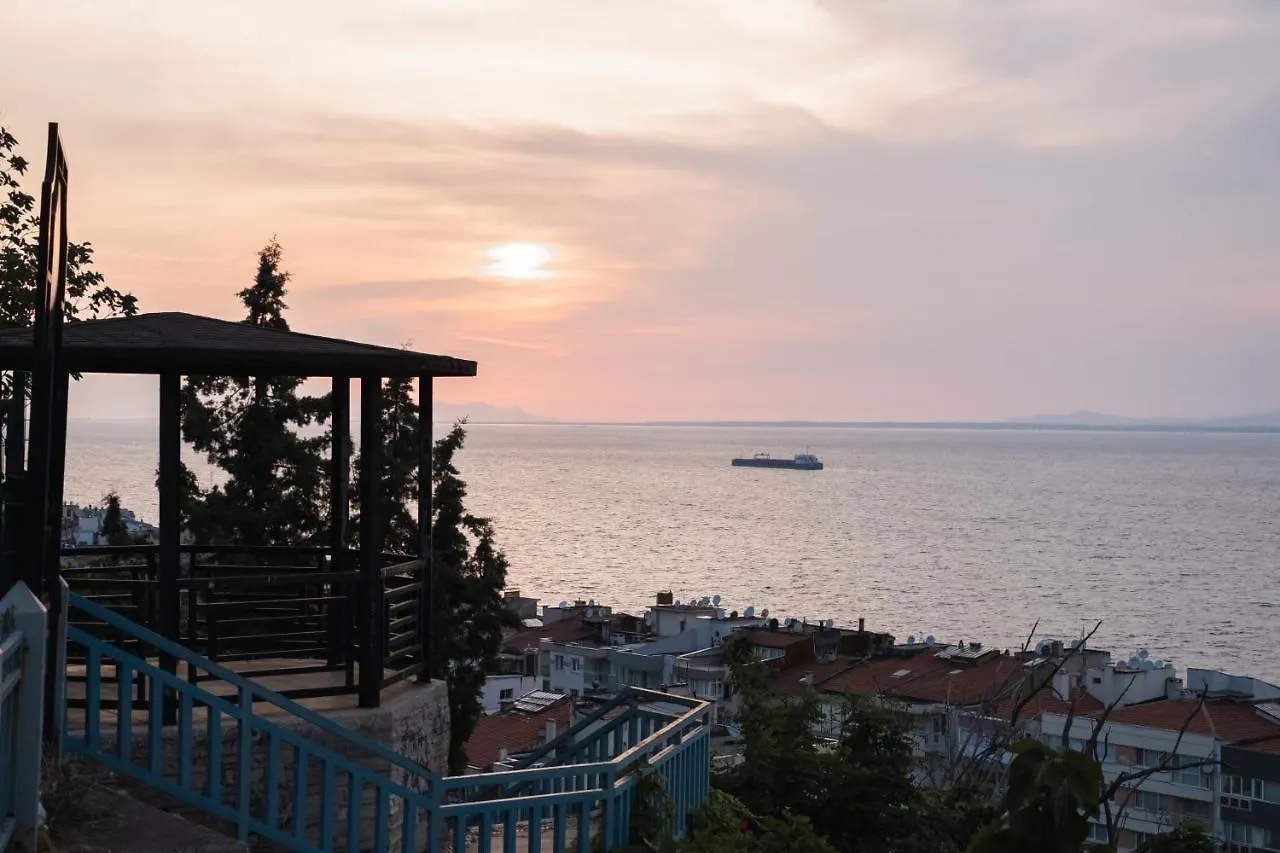 Near The Historical Elevator With A Sea View Apartment Izmir Turkey